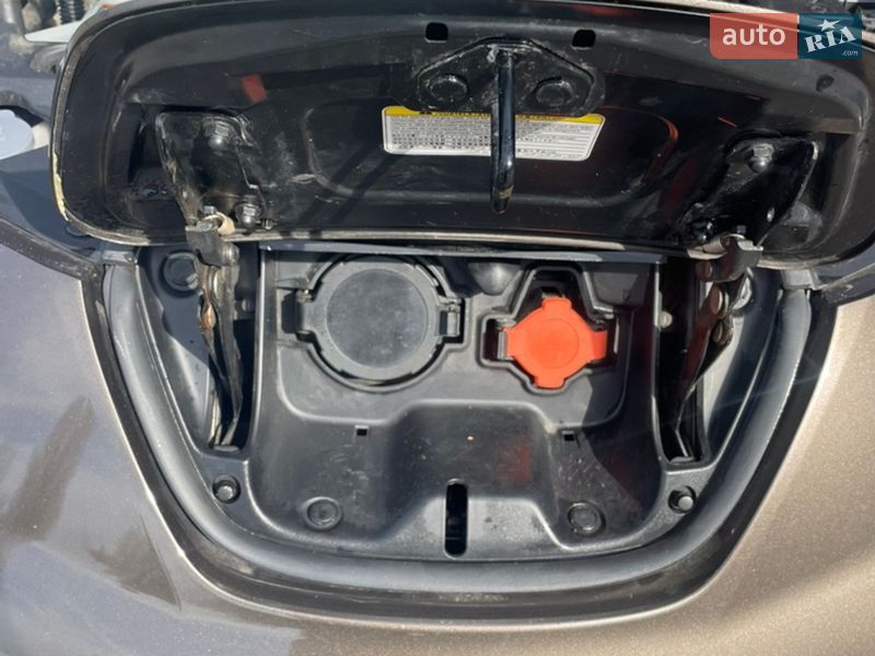 Хэтчбек Nissan Leaf 2017 в Кременчуге фото 12 Хэтчбек Nissan Leaf 2017 в Кременчуге