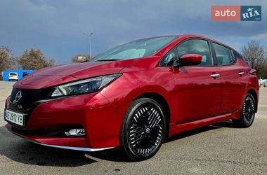 Хэтчбек Nissan Leaf 2024 в Днепре