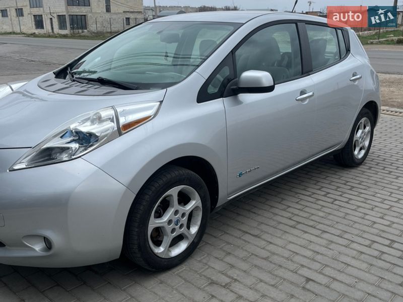 Хэтчбек Nissan Leaf 2013 в Тернополе