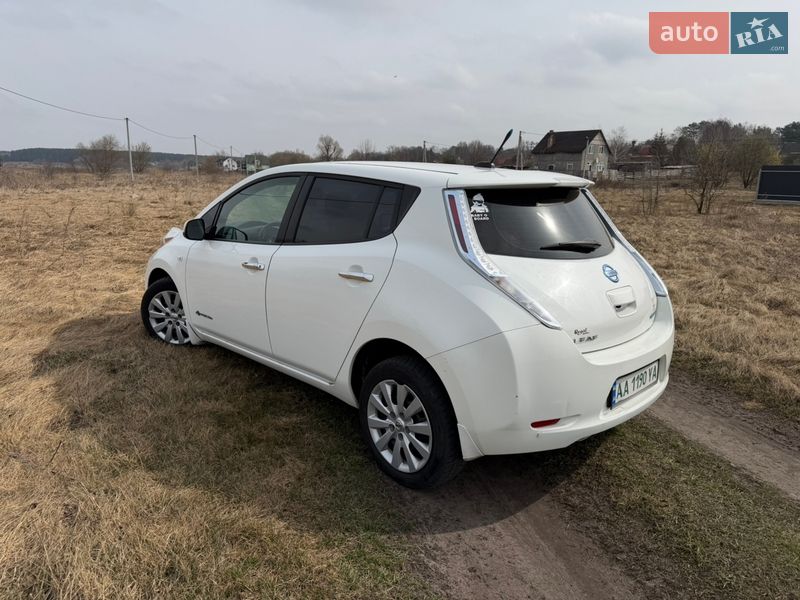 Хэтчбек Nissan Leaf 2013 в Киеве