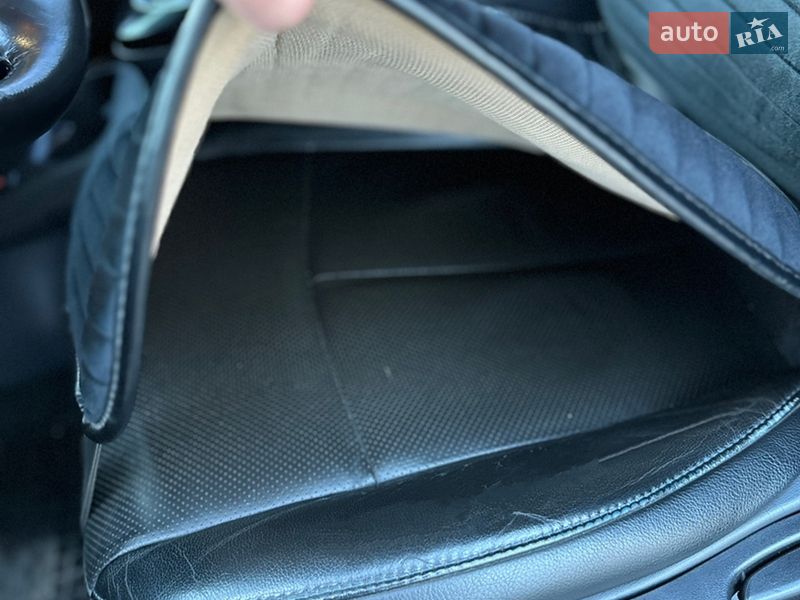 Хетчбек Nissan Leaf 2013 в Миколаєві