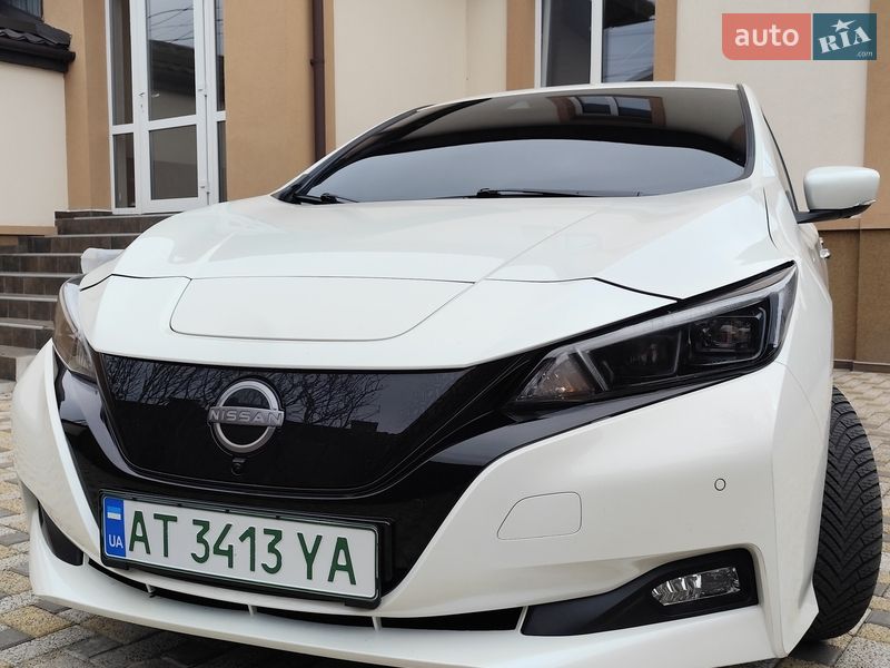 Хэтчбек Nissan Leaf 2023 в Киеве фото Хэтчбек Nissan Leaf 2023 в Киеве