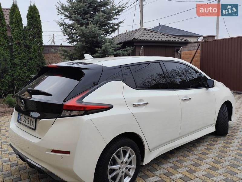 Хэтчбек Nissan Leaf 2023 в Киеве фото 5 Хэтчбек Nissan Leaf 2023 в Киеве