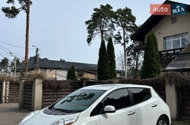 Хэтчбек Nissan Leaf 2015 в Киеве