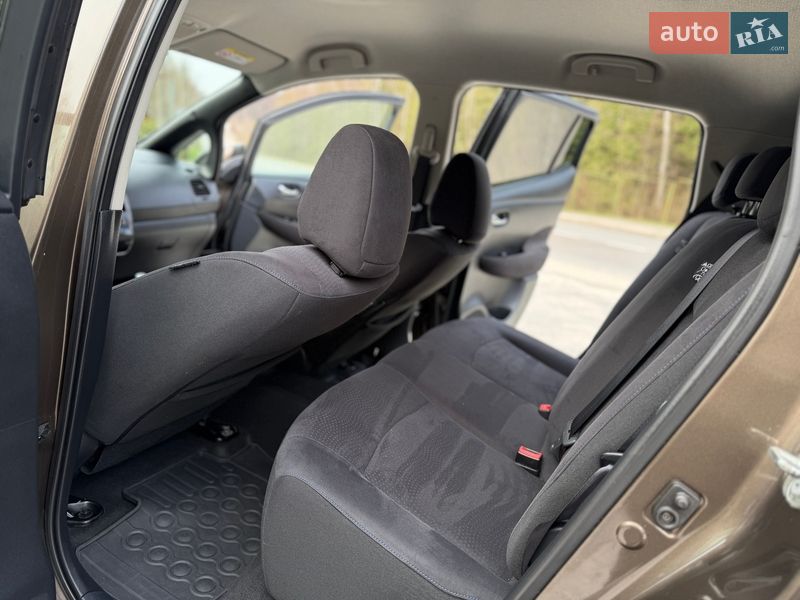 Хэтчбек Nissan Leaf 2016 в Трускавце фото 37 Хэтчбек Nissan Leaf 2016 в Трускавце