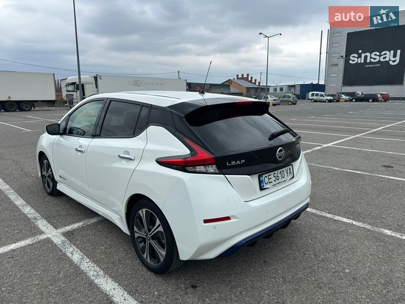 Хэтчбек Nissan Leaf 2018 в Черновцах