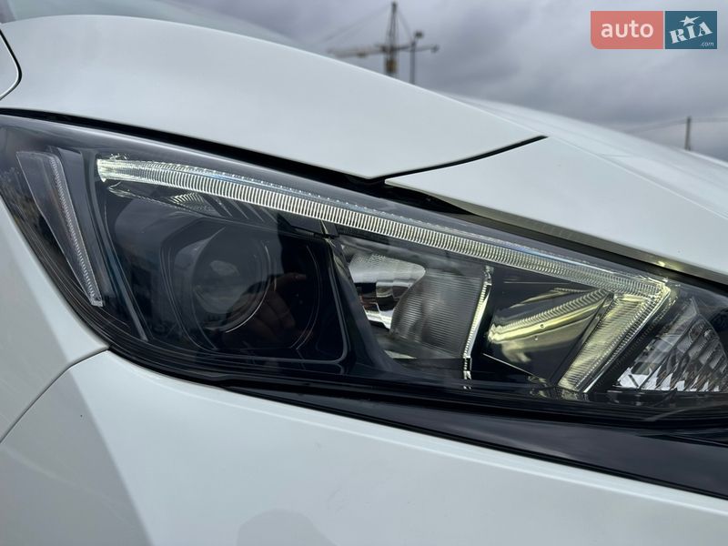 Хэтчбек Nissan Leaf 2018 в Черновцах