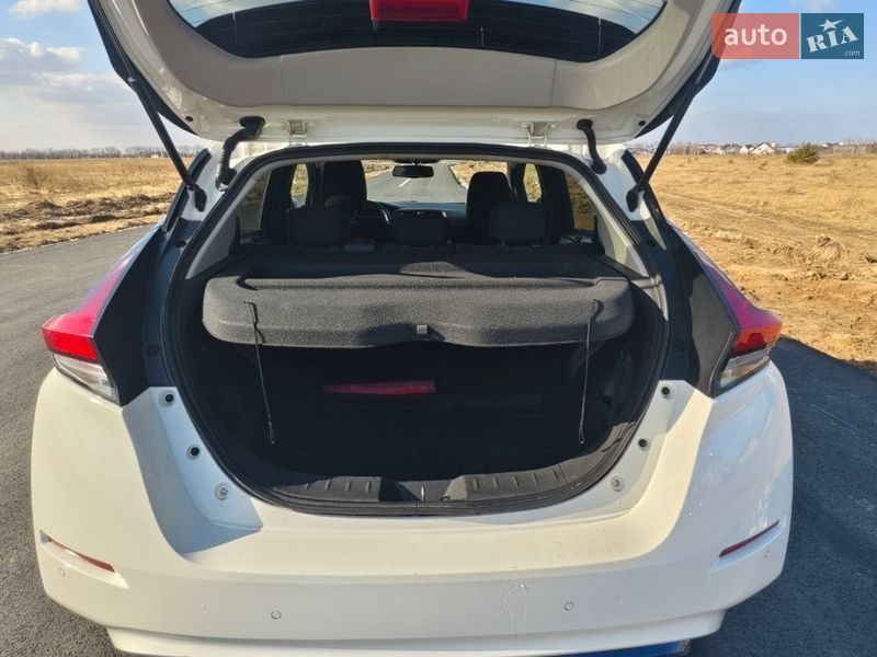 Хэтчбек Nissan Leaf 2020 в Софиевской Борщаговке фото 15 Хэтчбек Nissan Leaf 2020 в Софиевской Борщаговке