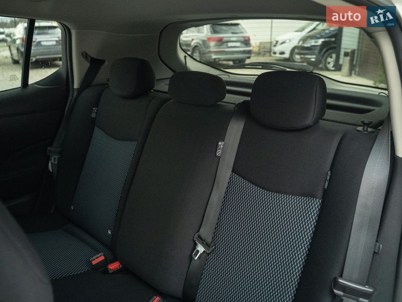 Хэтчбек Nissan Leaf 2019 в Черновцах