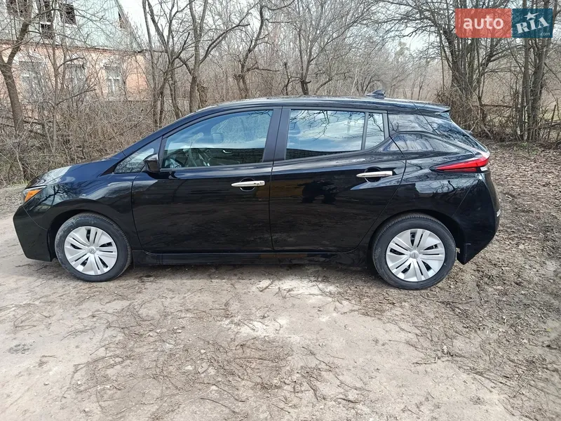 Nissan Leaf 2024 VIN 1N4AZ1BV8SC566293 фото оголошення 3 з 47