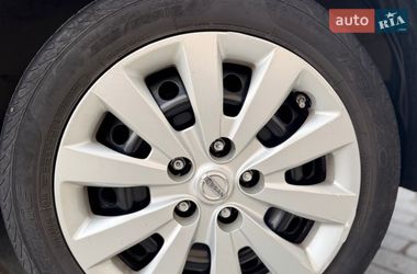 Хэтчбек Nissan Leaf 2015 в Киеве