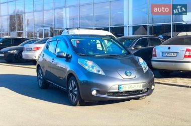 Хетчбек Nissan Leaf 2016 в Дніпрі