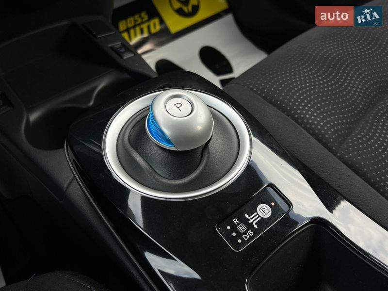 Хэтчбек Nissan Leaf 2016 в Львове