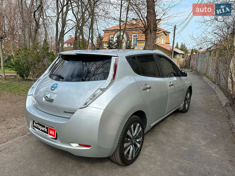 Хетчбек Nissan Leaf 2016 в Києві