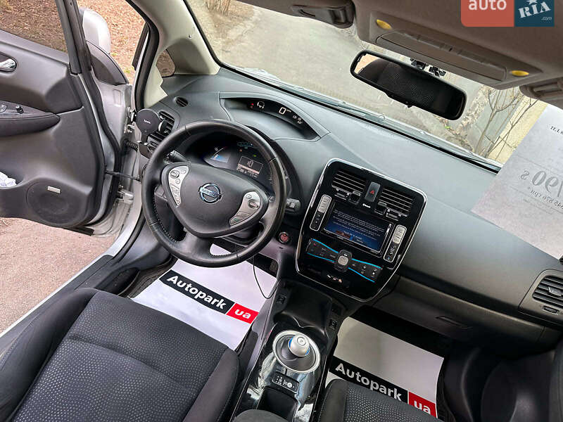 Хетчбек Nissan Leaf 2016 в Києві