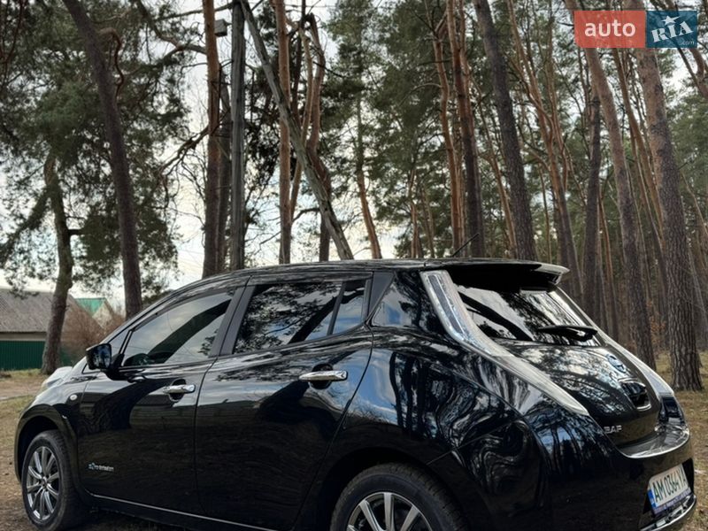 Хетчбек Nissan Leaf 2016 в Житомирі