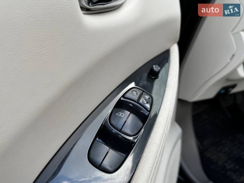 Хетчбек Nissan Leaf 2012 в Харкові