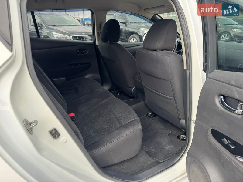 Хэтчбек Nissan Leaf 2016 в Черновцах