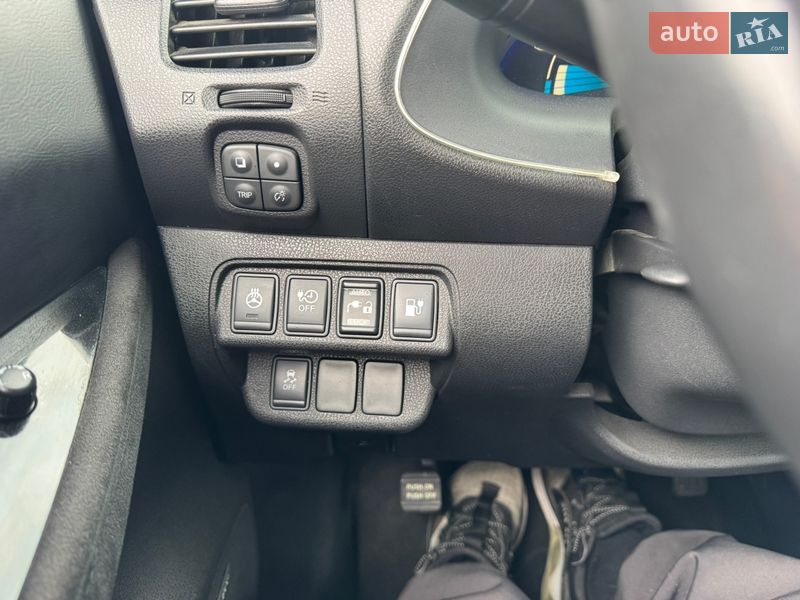 Хэтчбек Nissan Leaf 2016 в Черновцах