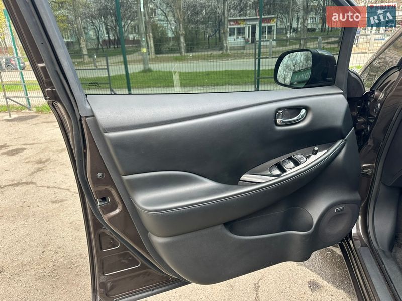 Хетчбек Nissan Leaf 2015 в Запоріжжі фото 11 Хетчбек Nissan Leaf 2015 в Запоріжжі