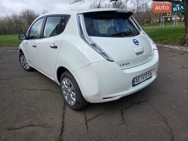 Хетчбек Nissan Leaf 2016 в Дніпрі фото 7 Хетчбек Nissan Leaf 2016 в Дніпрі