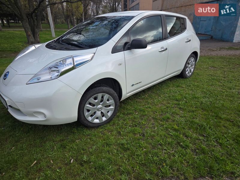Хетчбек Nissan Leaf 2016 в Дніпрі фото Хетчбек Nissan Leaf 2016 в Дніпрі