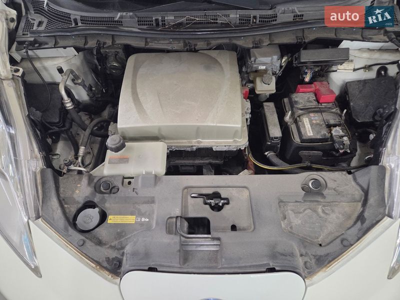 Хетчбек Nissan Leaf 2016 в Дніпрі фото 20 Хетчбек Nissan Leaf 2016 в Дніпрі