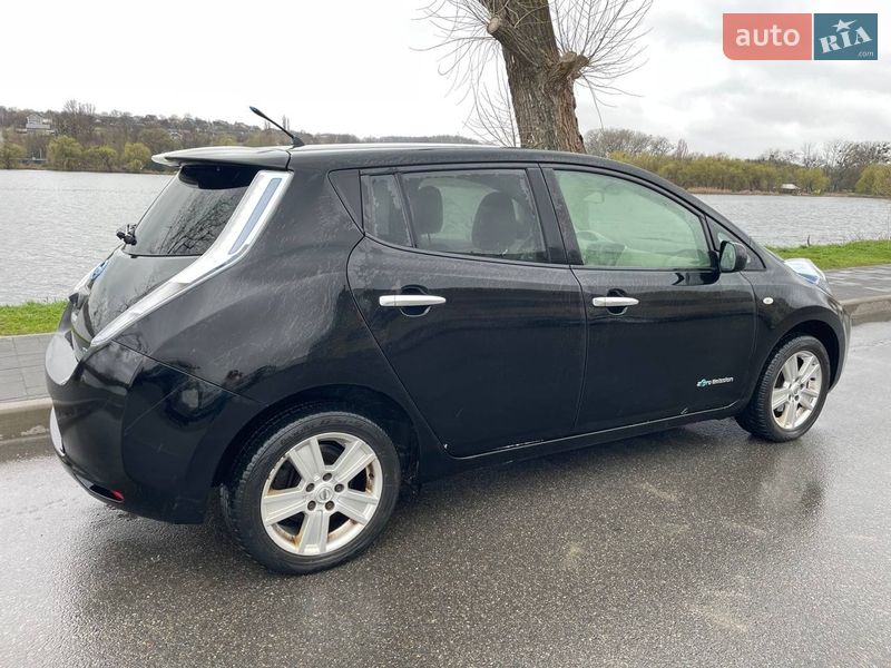 Хетчбек Nissan Leaf 2012 в Києві