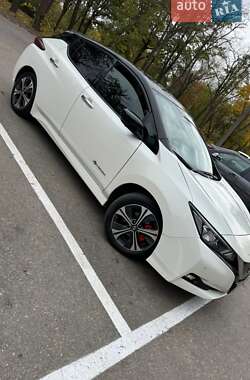 Хэтчбек Nissan Leaf 2018 в Кропивницком