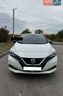 Хэтчбек Nissan Leaf 2018 в Кропивницком