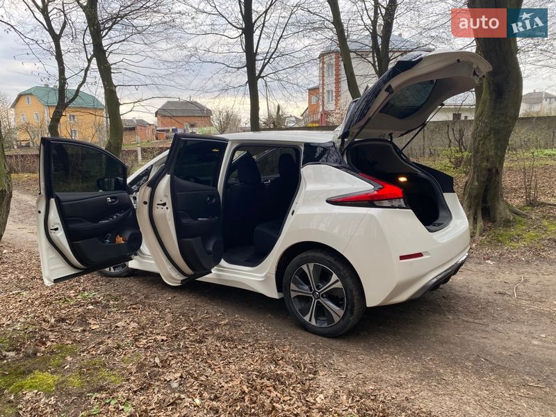 Хетчбек Nissan Leaf 2024 в Перемишлянах