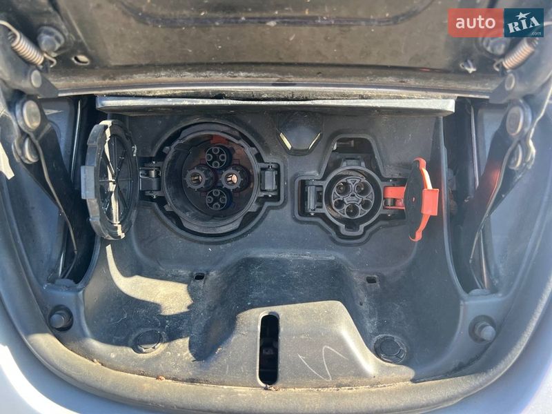 Хетчбек Nissan Leaf 2017 в Києві фото 18 Хетчбек Nissan Leaf 2017 в Києві