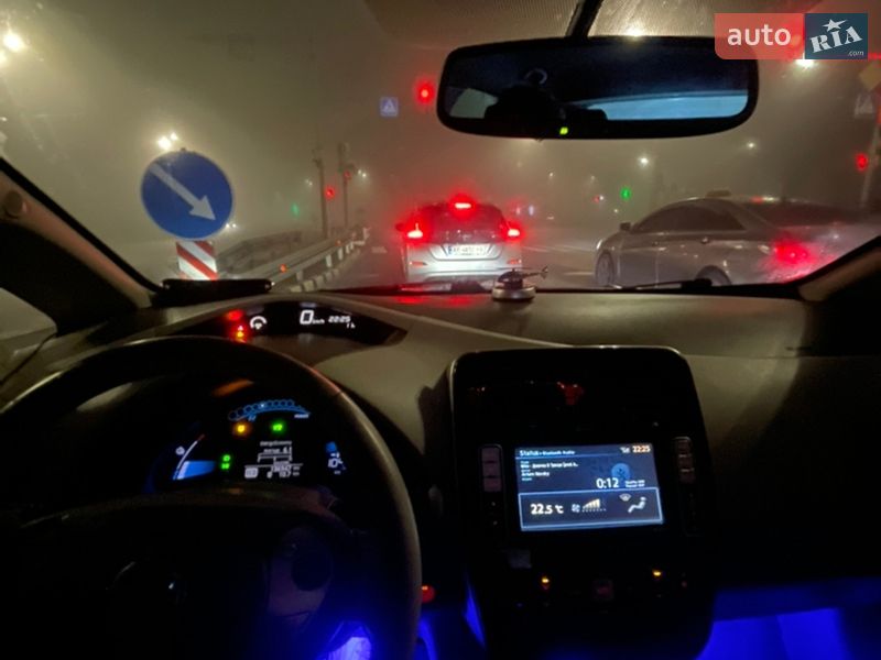 Хэтчбек Nissan Leaf 2012 в Днепре