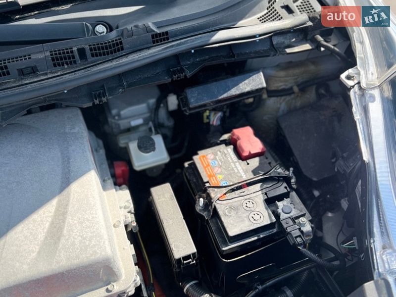 Хэтчбек Nissan Leaf 2013 в Бродах фото 17 Хэтчбек Nissan Leaf 2013 в Бродах