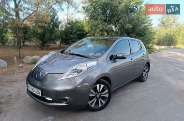 Хэтчбек Nissan Leaf 2015 в Павлограде