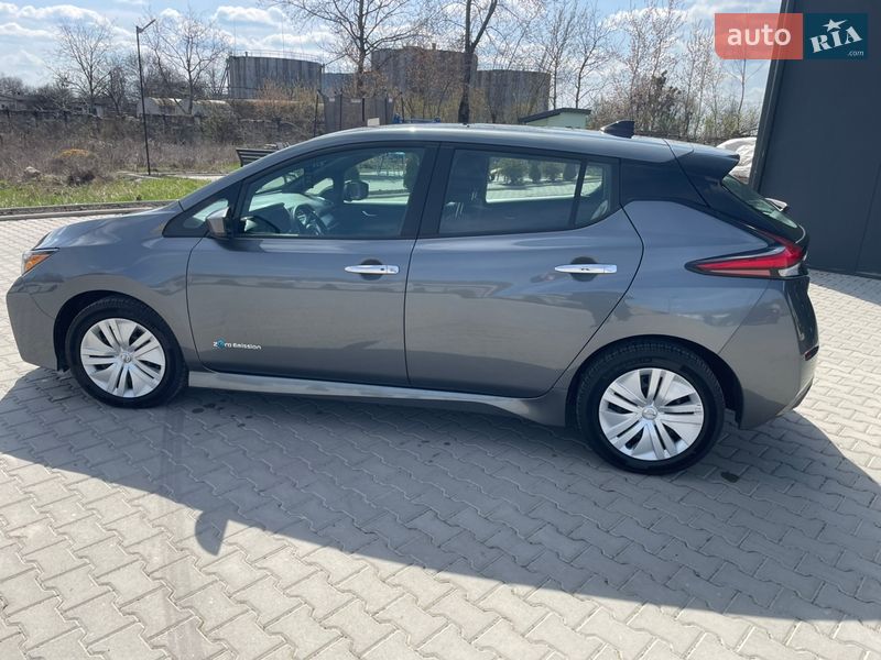 Хэтчбек Nissan Leaf 2018 в Томашполе