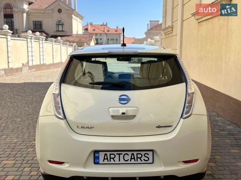 Хэтчбек Nissan Leaf 2012 в Одессе