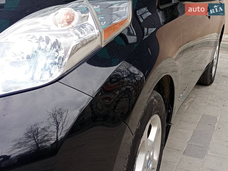 Хэтчбек Nissan Leaf 2015 в Тернополе