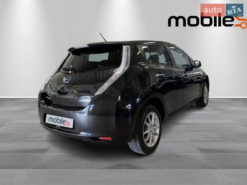 Хэтчбек Nissan Leaf 2015 в Киеве
