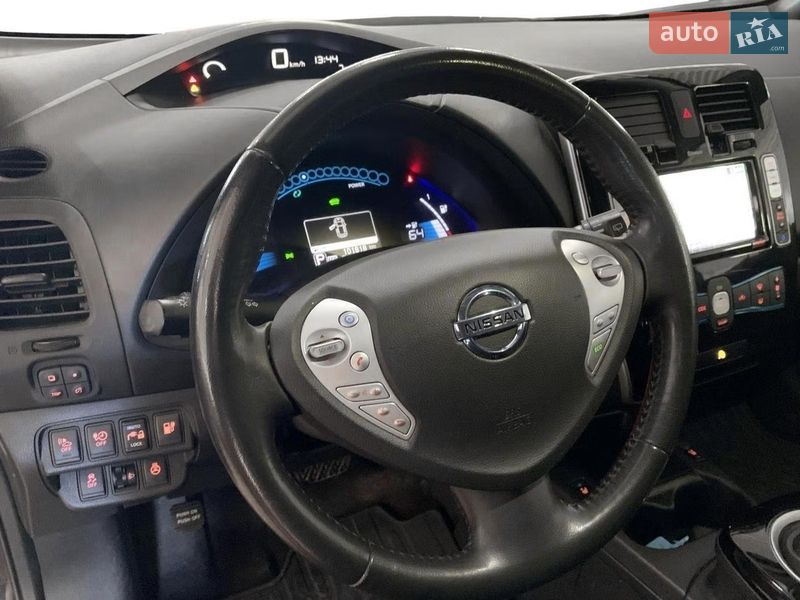 Хэтчбек Nissan Leaf 2015 в Киеве