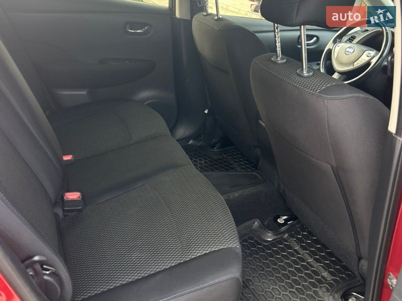 Хетчбек Nissan Leaf 2015 в Чернівцях