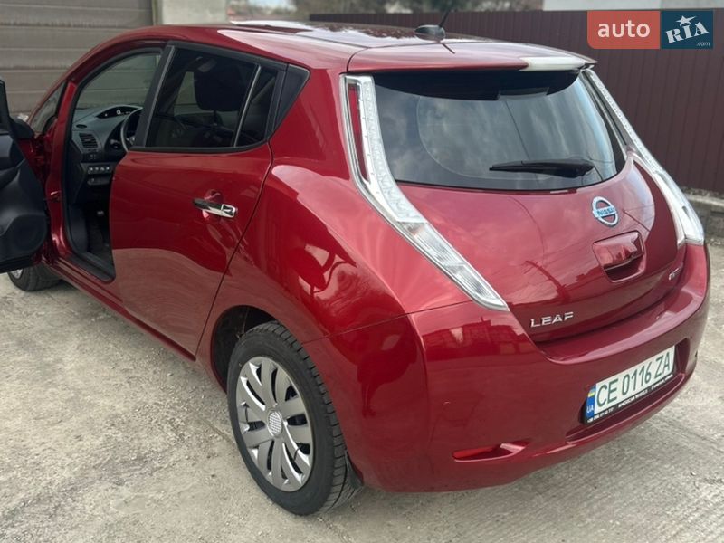 Хетчбек Nissan Leaf 2015 в Чернівцях