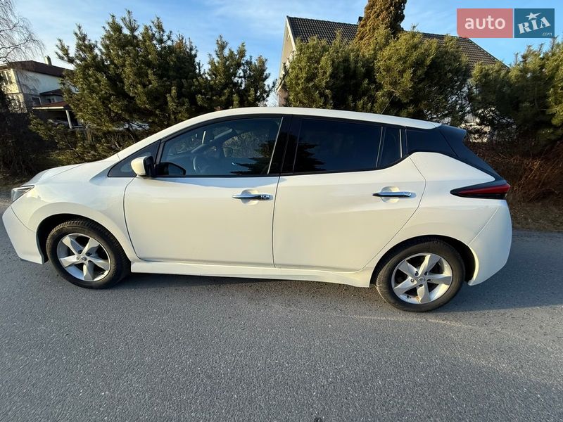 Хэтчбек Nissan Leaf 2020 в Киеве