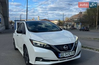 Хетчбек Nissan Leaf 2018 в Дніпрі