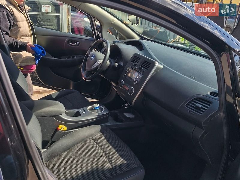 Хэтчбек Nissan Leaf 2014 в Ивано-Франковске