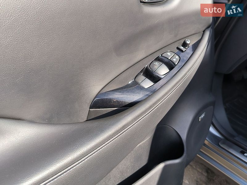 Хэтчбек Nissan Leaf 2014 в Гайвороне