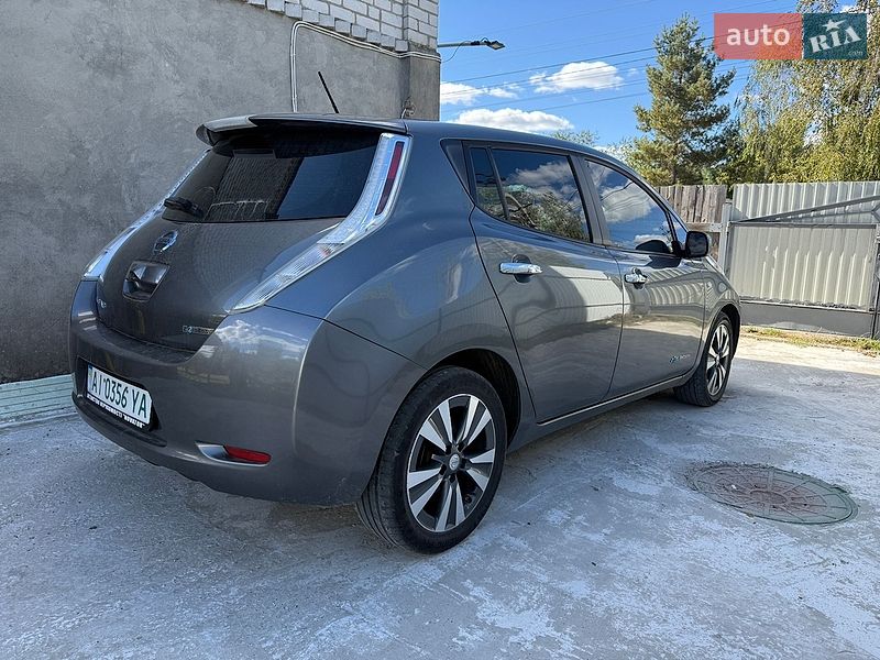 Хетчбек Nissan Leaf 2015 в Ірпені