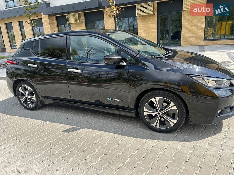 Хэтчбек Nissan Leaf 2018 в Кропивницком