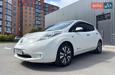 Хетчбек Nissan Leaf 2015 в Кам'янець-Подільському