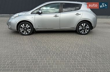 Хетчбек Nissan Leaf 2013 в Кропивницькому